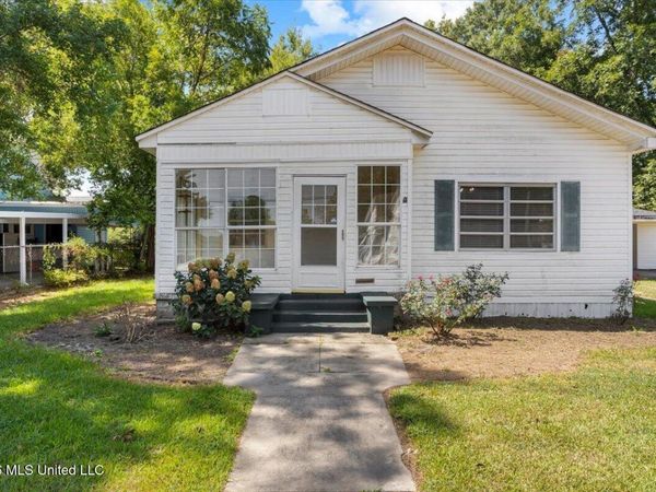 404 Dubose Street, Ellisville, MS 39437