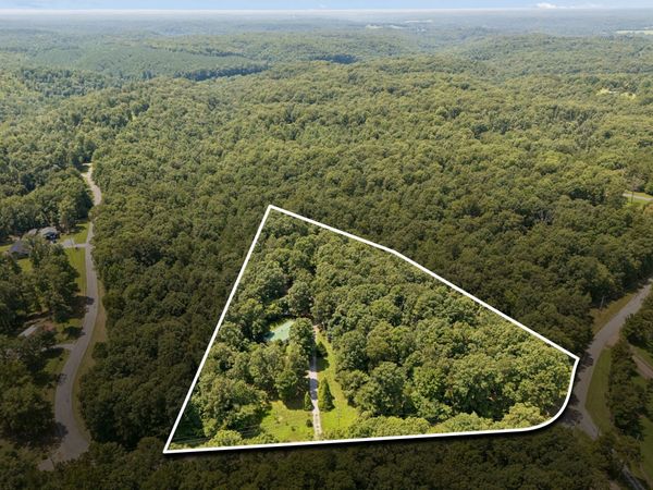 12007 Woodland Trl , Nunnelly, TN 37137
