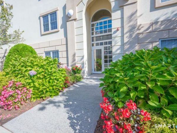 75 Washington , Unit 8-105, Hamden, CT 06518