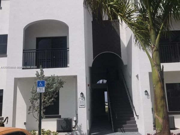 15520 SW 136th St , Unit 210, Miami, FL 33196