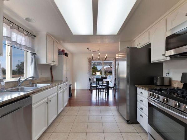 90 Westview Dr, Jackson, CA 95642