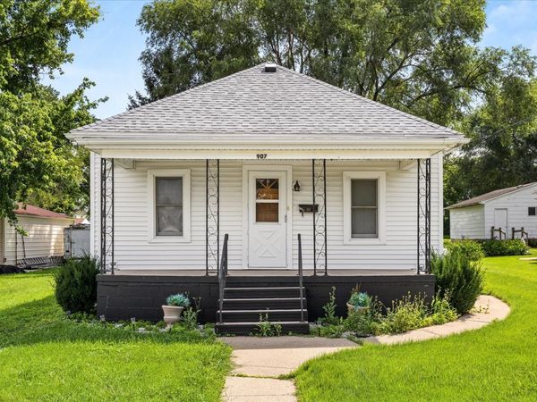 907 Johnson Street , Streator, IL 61364