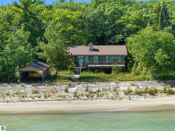 12960 Forest Beach Shores N, Northport, MI 49670