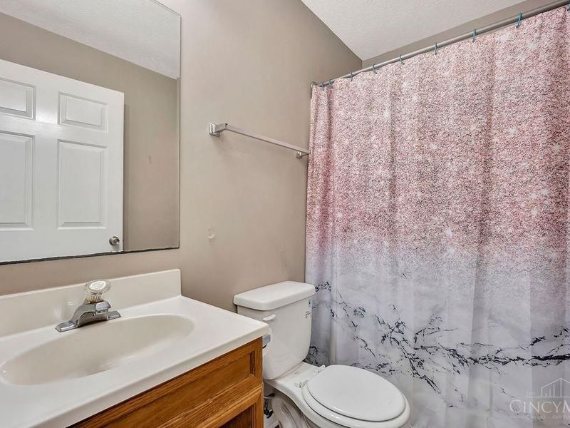 5970 Colerain Avenue, Unit 1, Green Township, OH 45239 Photo 16