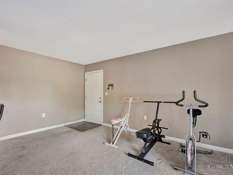 5970 Colerain Avenue, Unit 1, Green Township, OH 45239 Photo 4