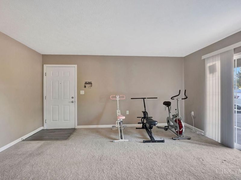 5970 Colerain Avenue, Unit 1, Green Township, OH 45239 Photo 7