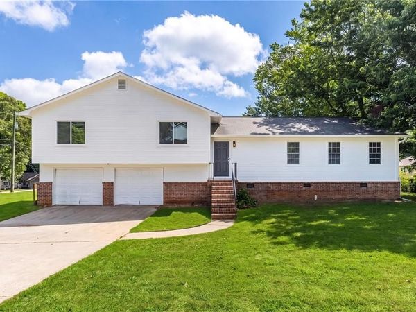 2250 Ridge Forest Drive , Grayson, GA 30017