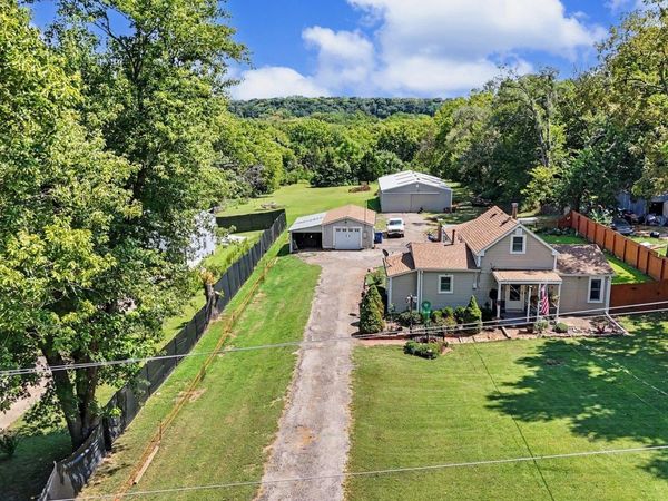 528 Whitfield Street, Lecompton, KS 66050