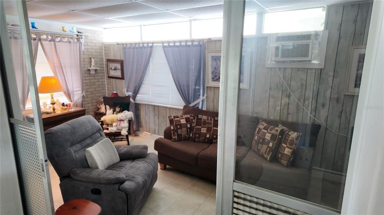7485 17th Street N, Saint Petersburg, FL 33702 Photo