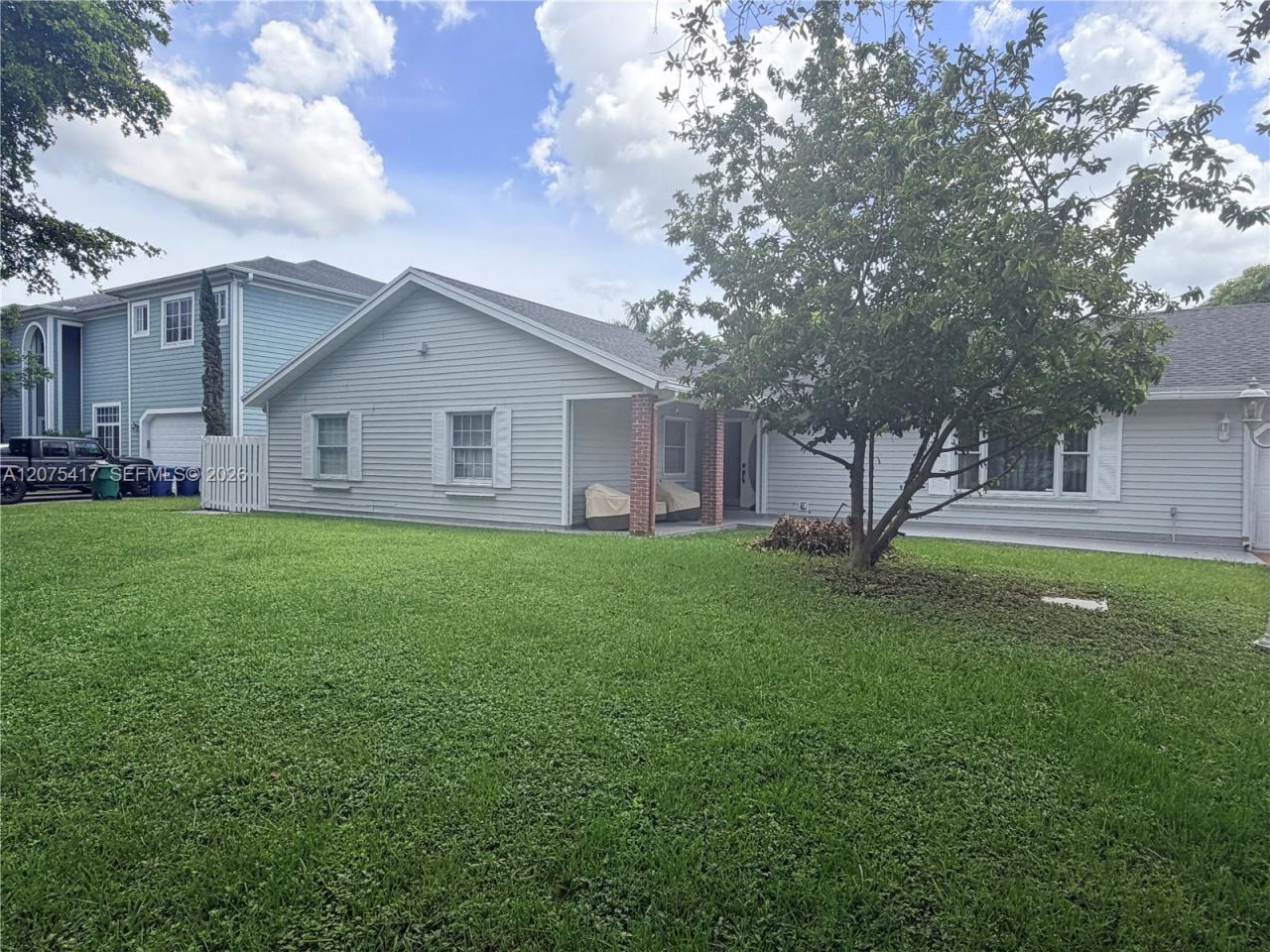 15042 SW 149th St , Miami, FL 33196 Photo
