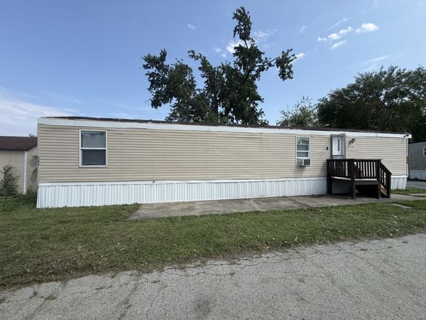 1712 S Dixie Highway, Crete, IL 60417