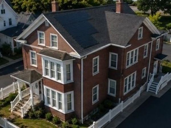 35 Florence St, Brockton, MA 02301