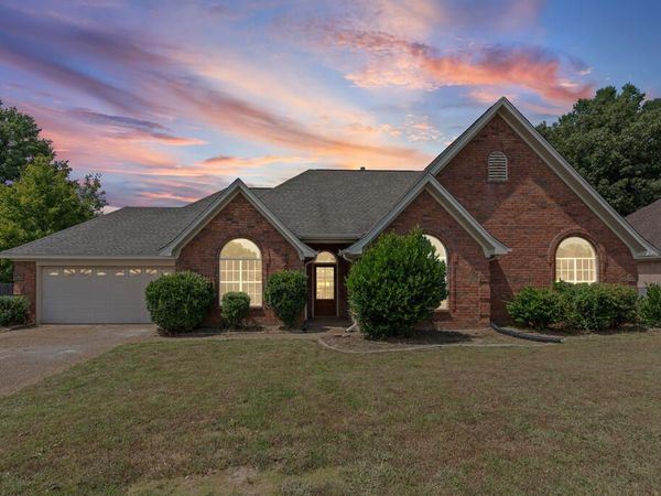4675 Alden Lake Dr E, Horn Lake, MS 38637