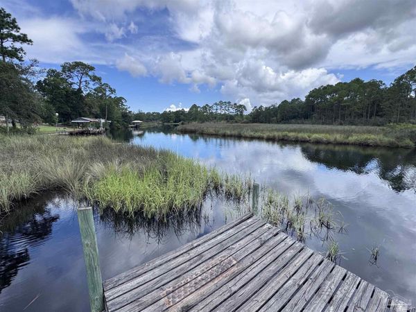 3027 N 24th Ave, Milton, FL 32583