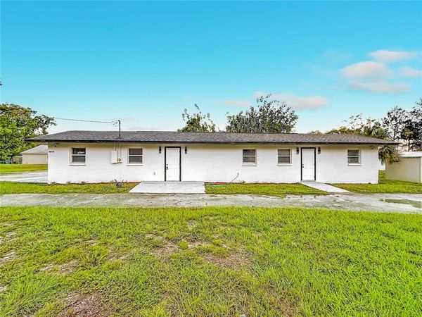 38910 MERRELL AVENUE , UMATILLA, FL 32784