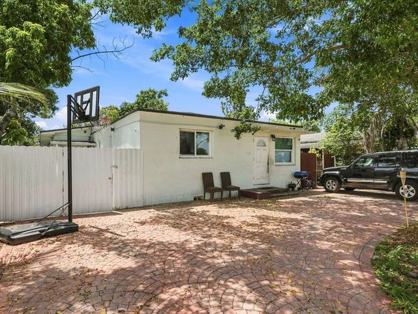 1010 Burlington Street, Opa-Locka, FL 33054