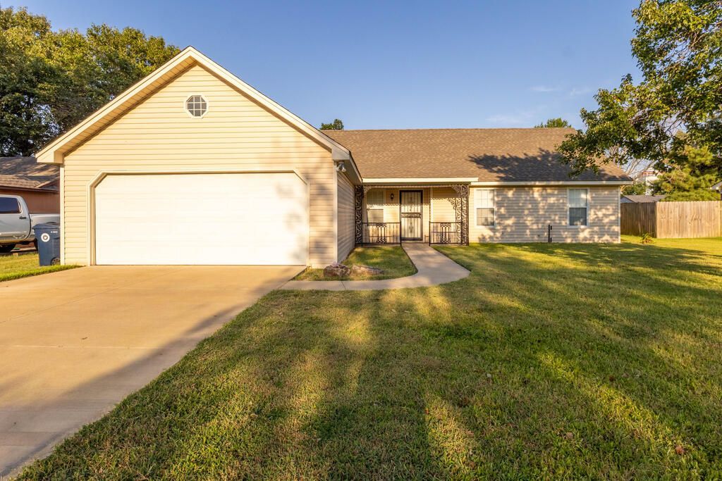 473 J E Clark Cove, Marion, AR 72364 Main Photo