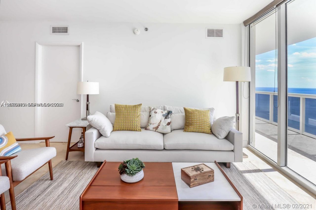 1830 S Ocean Dr, Unit 3704, Hallandale Beach, FL 33009 Photo