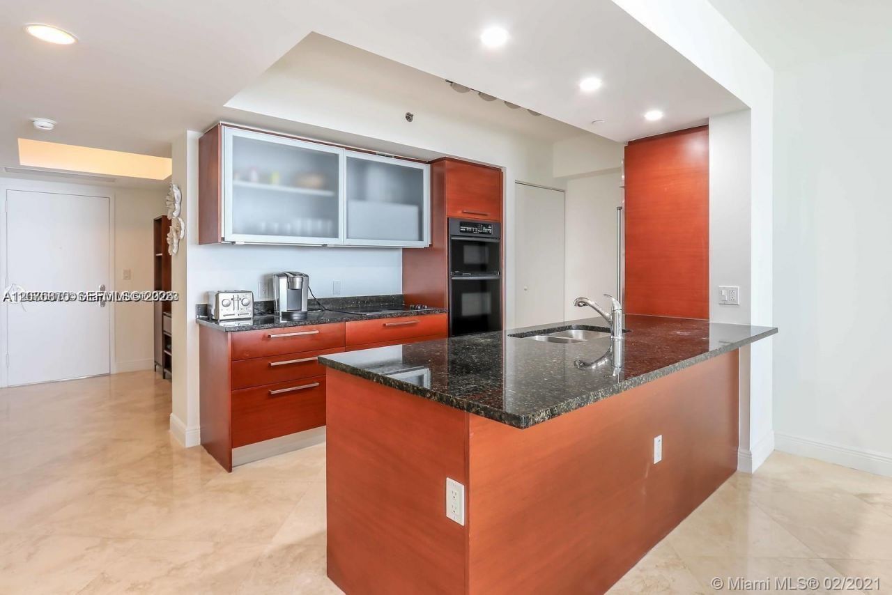 1830 S Ocean Dr, Unit 3704, Hallandale Beach, FL 33009 Photo