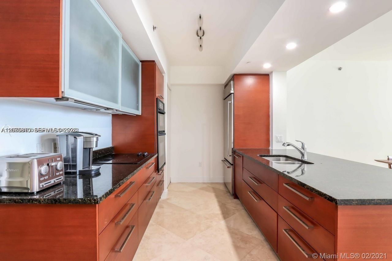 1830 S Ocean Dr, Unit 3704, Hallandale Beach, FL 33009 Photo