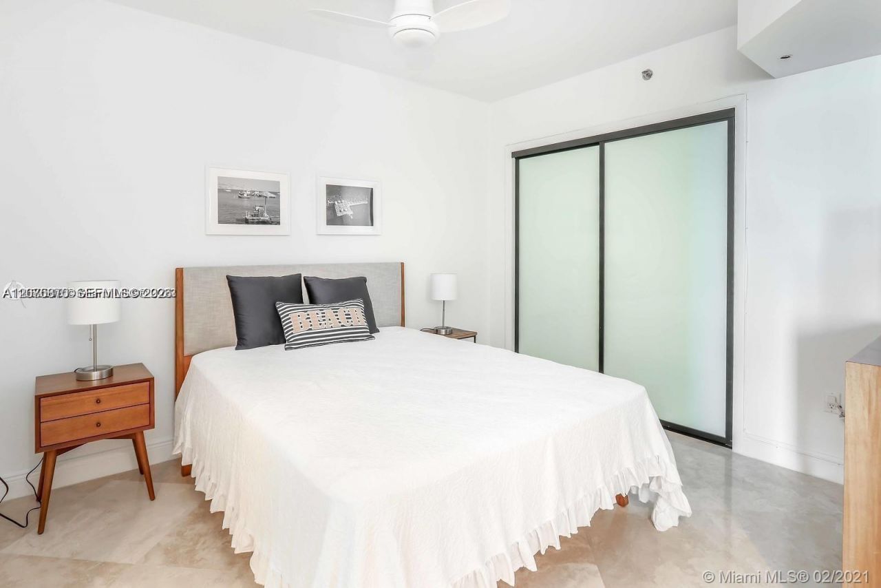 1830 S Ocean Dr, Unit 3704, Hallandale Beach, FL 33009 Photo