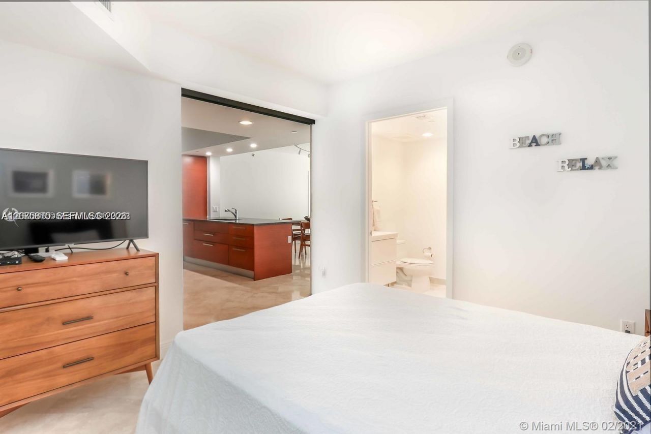 1830 S Ocean Dr, Unit 3704, Hallandale Beach, FL 33009 Photo