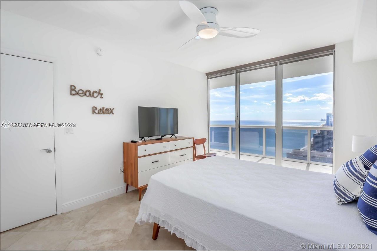 1830 S Ocean Dr, Unit 3704, Hallandale Beach, FL 33009 Photo