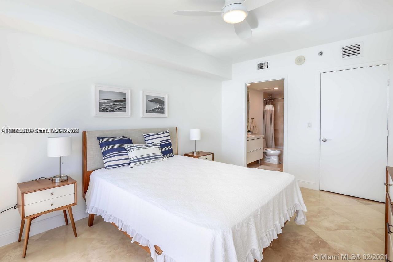 1830 S Ocean Dr, Unit 3704, Hallandale Beach, FL 33009 Photo