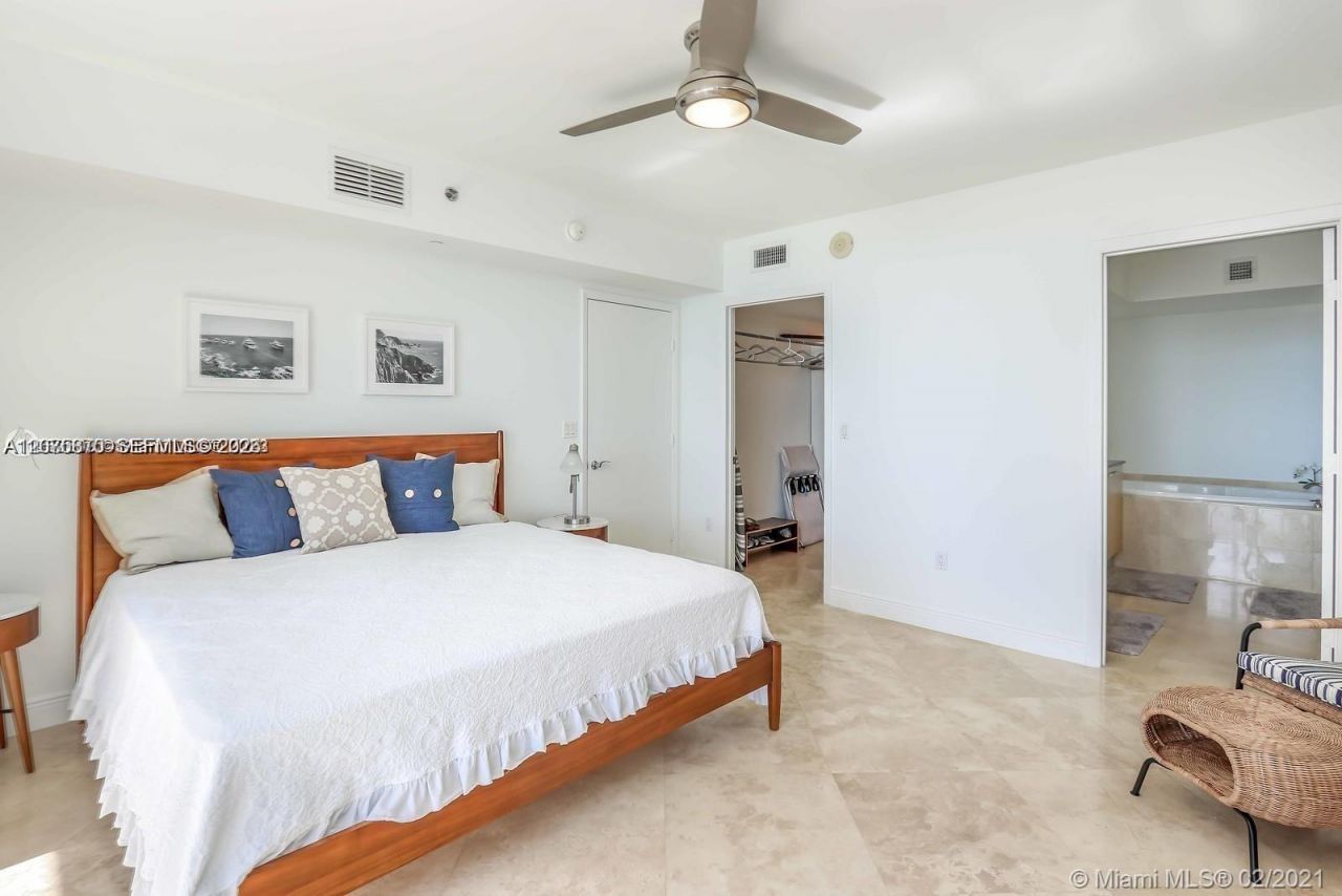 1830 S Ocean Dr, Unit 3704, Hallandale Beach, FL 33009 Photo