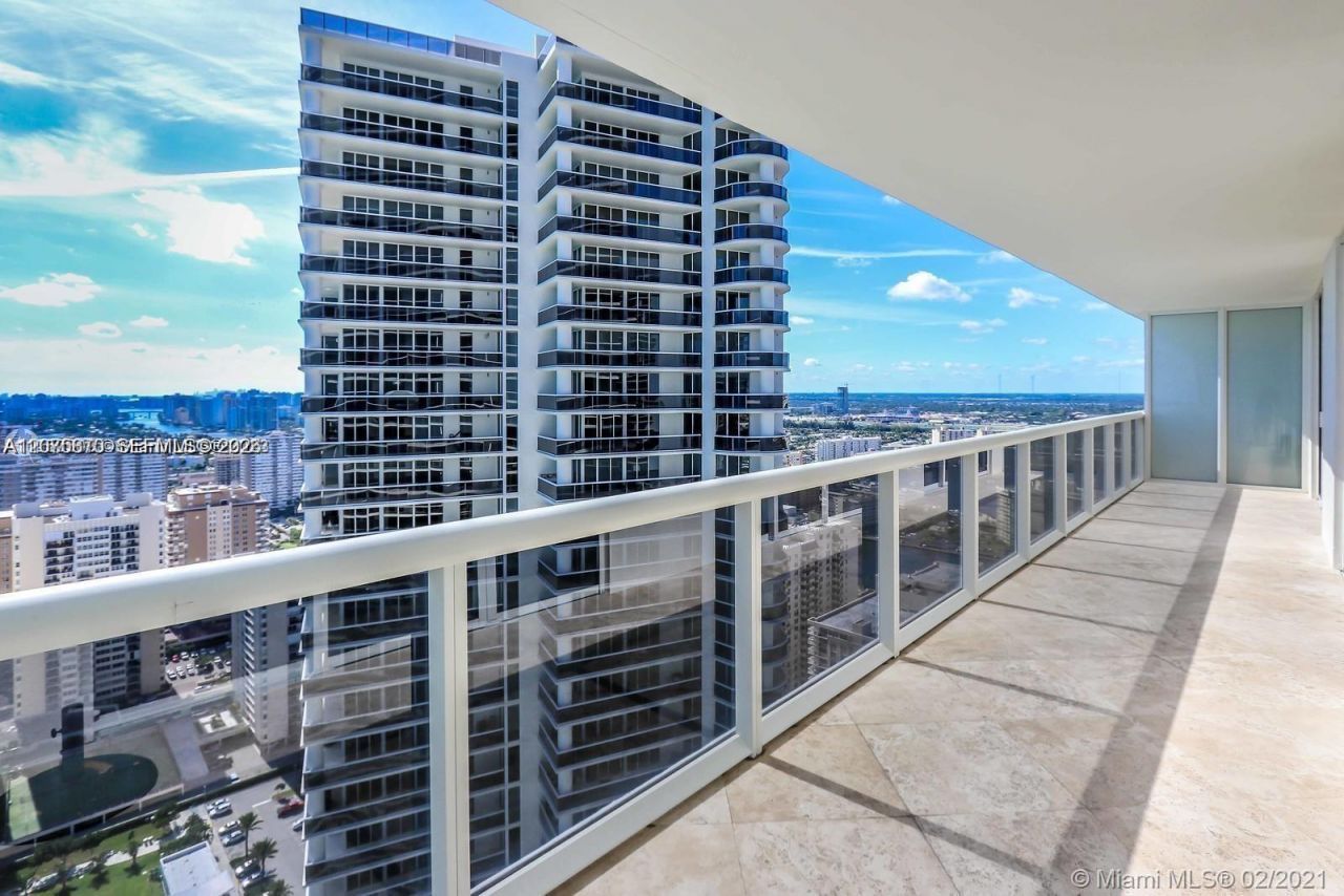 1830 S Ocean Dr, Unit 3704, Hallandale Beach, FL 33009 Photo