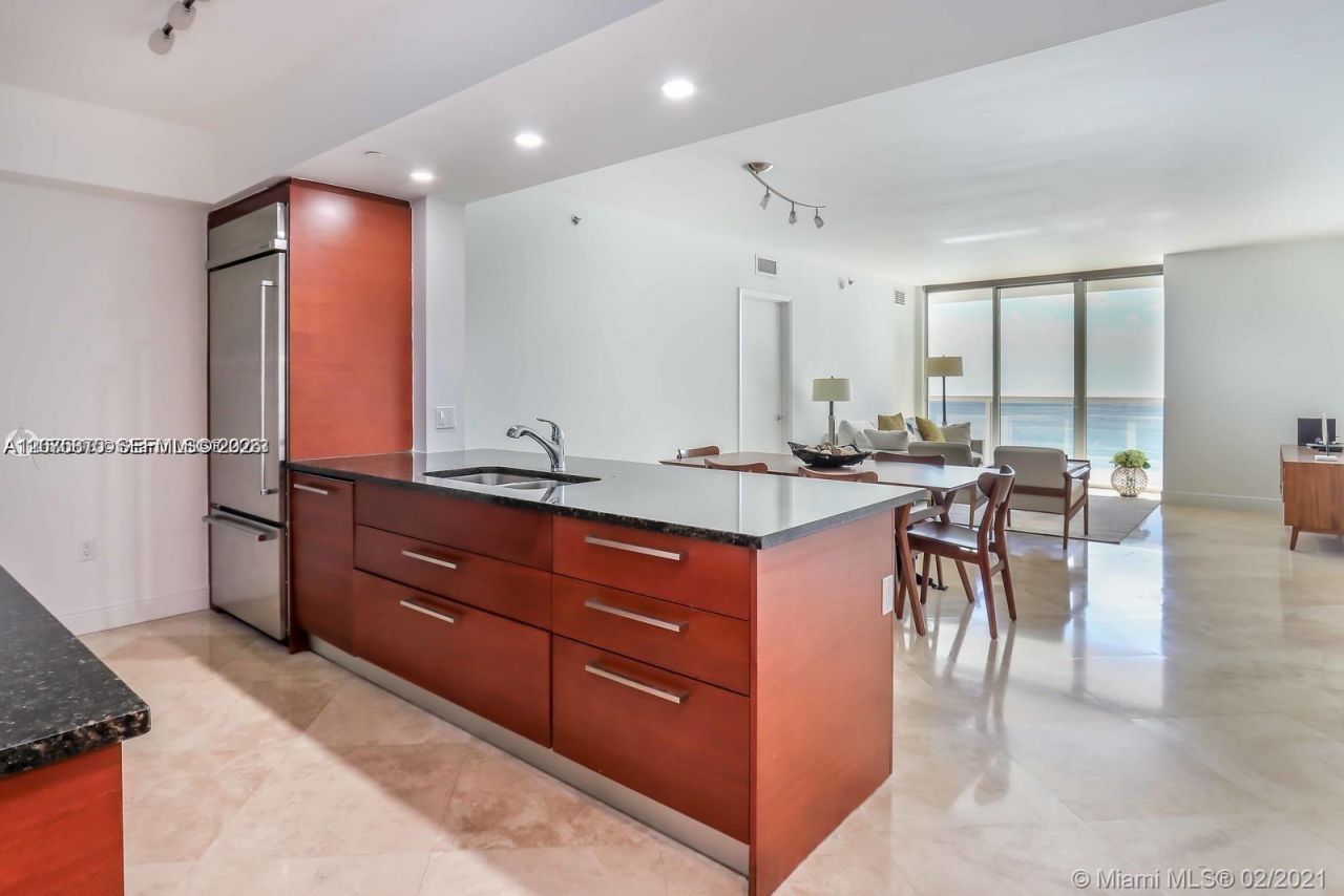 1830 S Ocean Dr, Unit 3704, Hallandale Beach, FL 33009 Photo