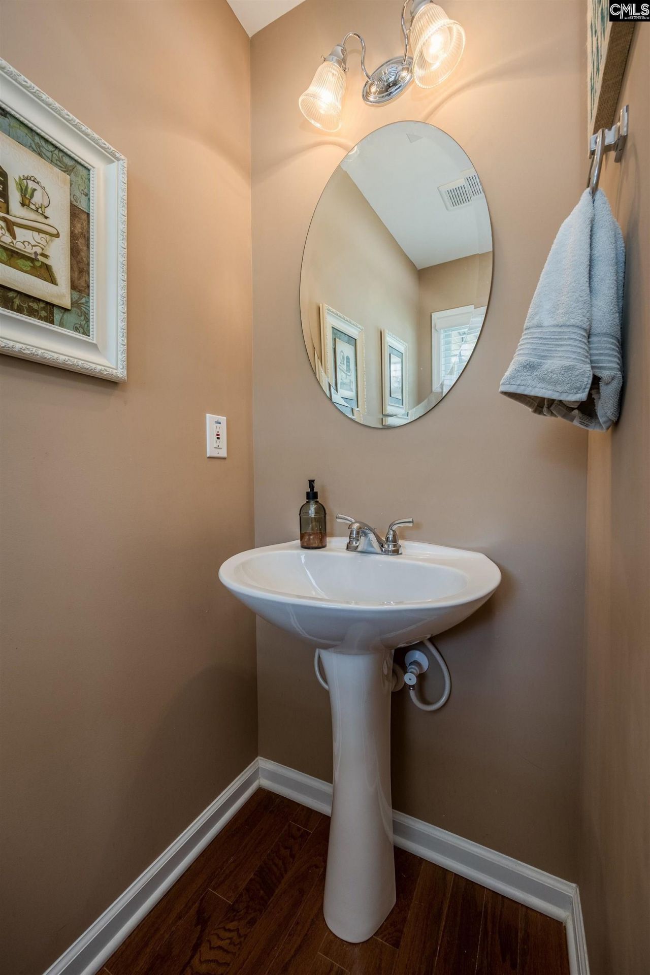55 Kimpton Drive  Photo 14