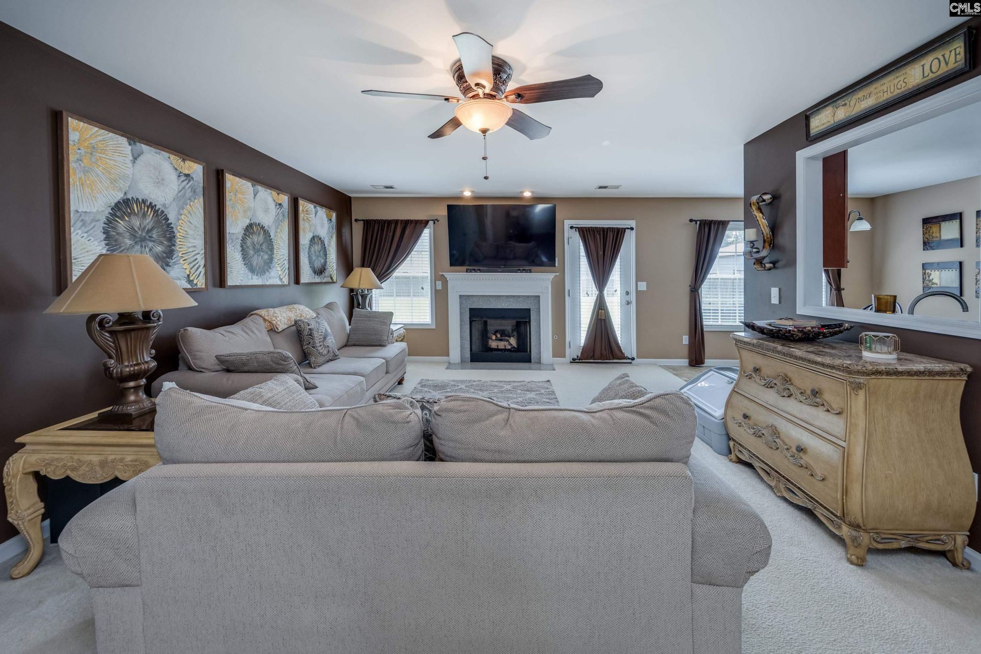 55 Kimpton Drive  Photo 16