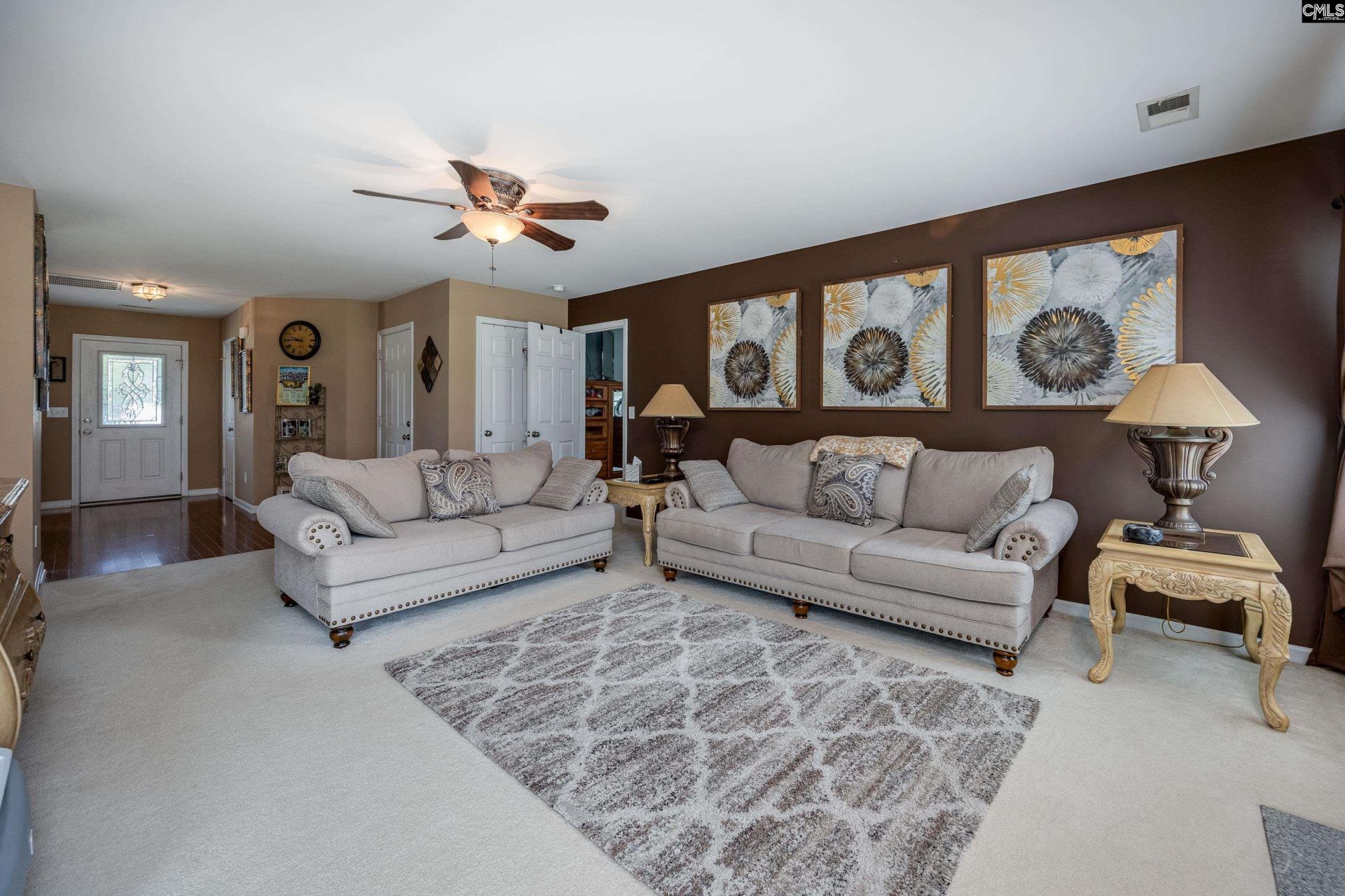 55 Kimpton Drive  Photo 18