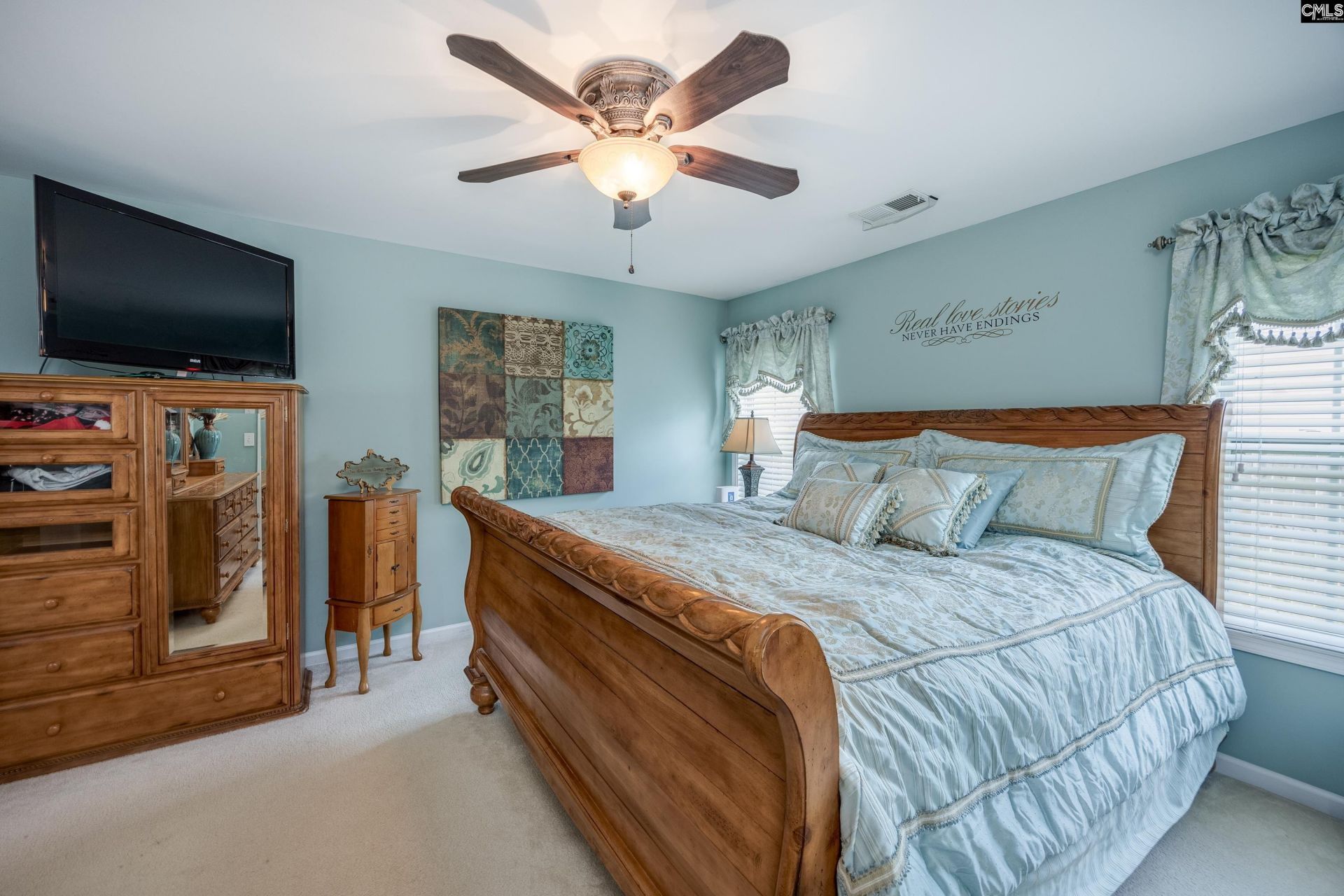 55 Kimpton Drive  Photo 29