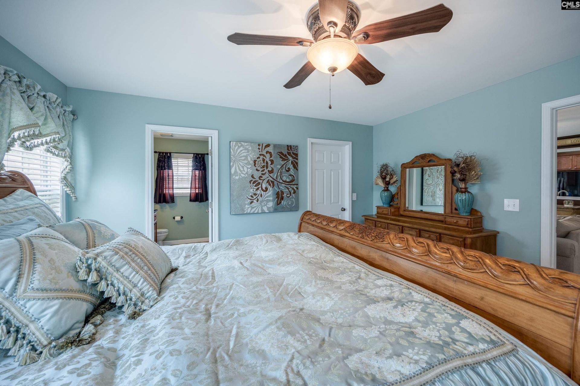 55 Kimpton Drive  Photo 30