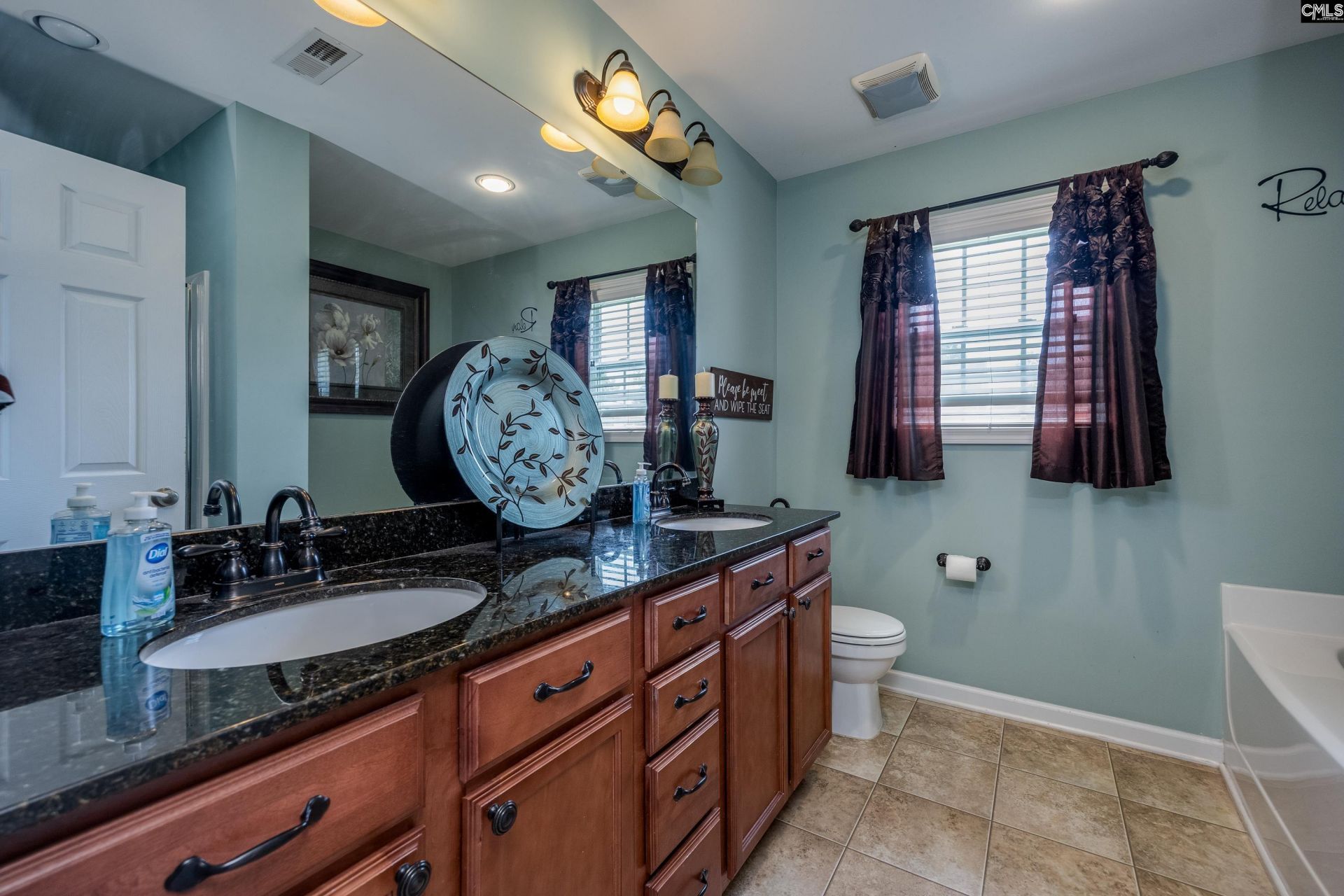 55 Kimpton Drive  Photo 31