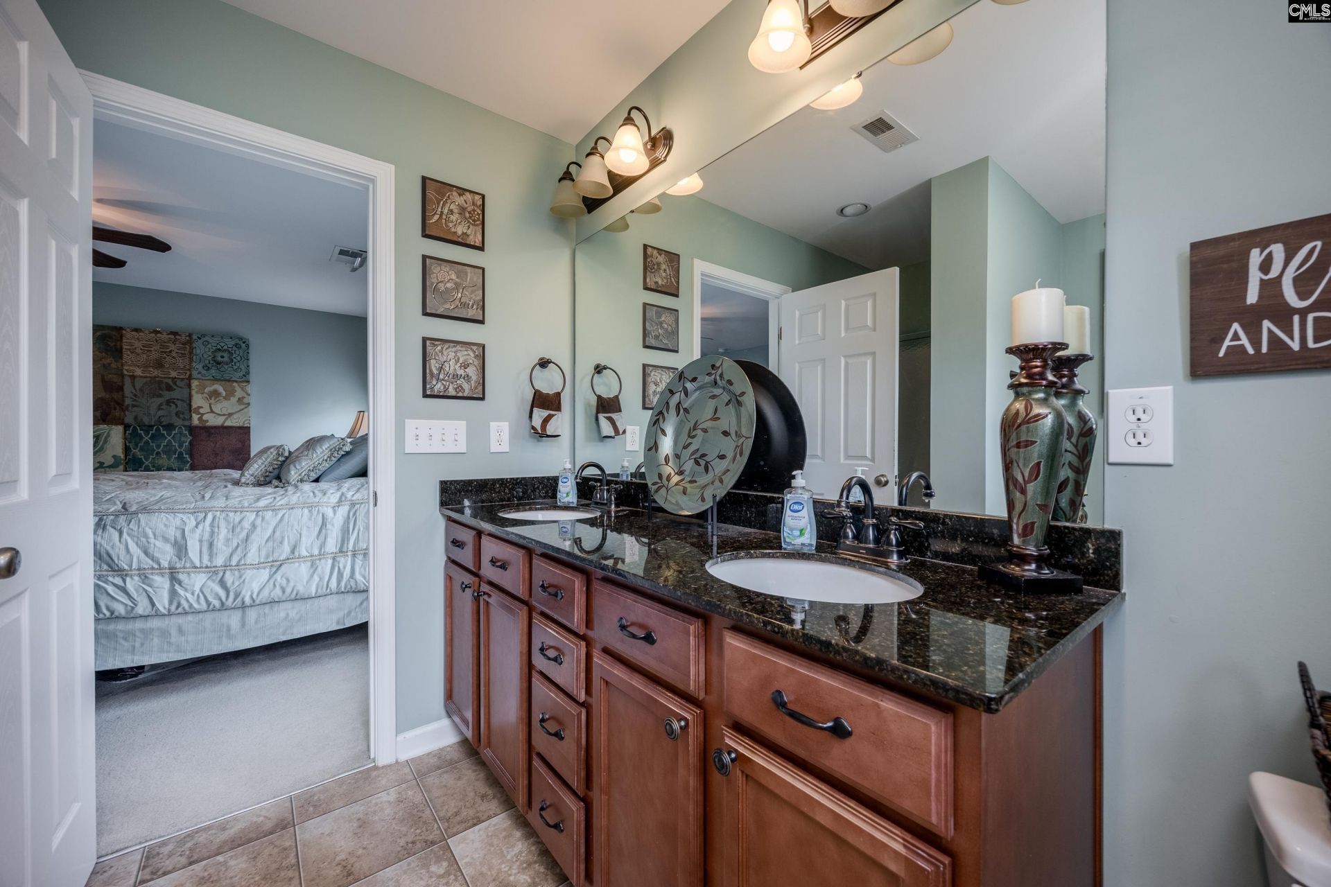 55 Kimpton Drive  Photo 32