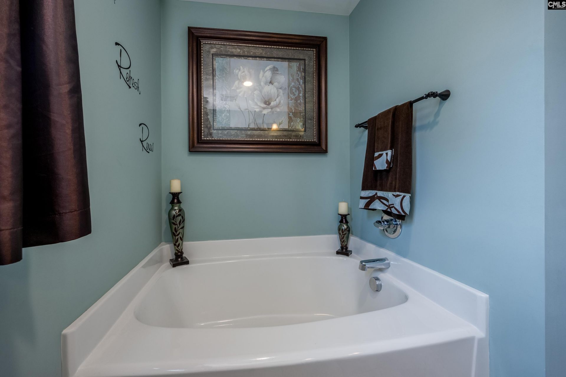 55 Kimpton Drive  Photo 33