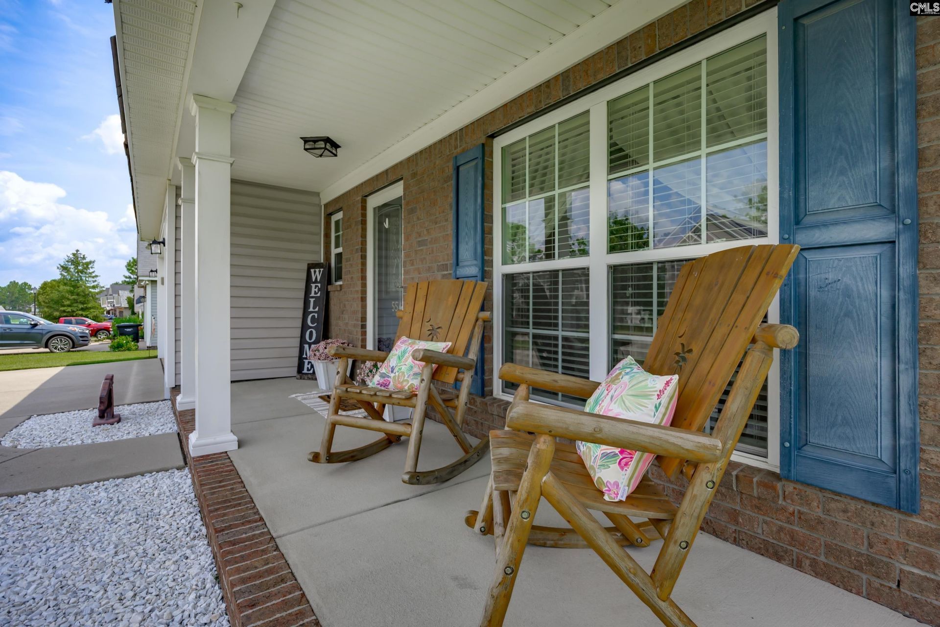 55 Kimpton Drive  Photo 6