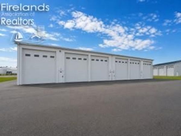 764 SE Catawba Road, Unit 92, Port Clinton, OH 43452