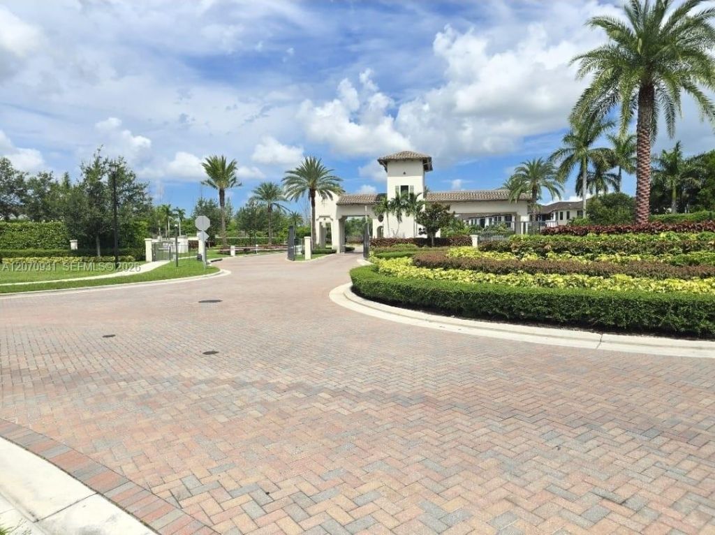 9267 W 34th Ct, Hialeah, FL 33018 Photo