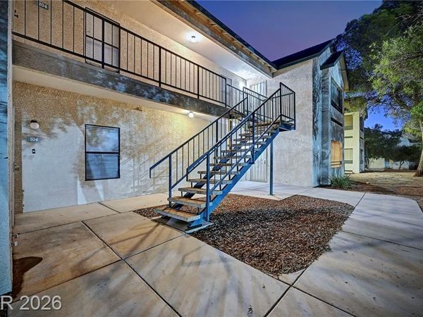 5131 LINDELL Road , Unit 205, Las Vegas, NV 89118