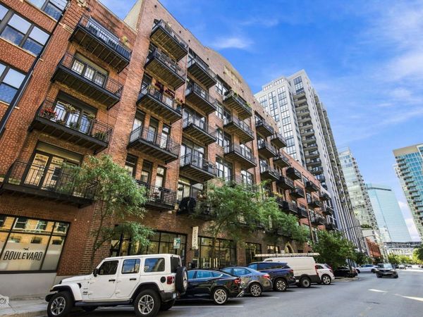 375 W Erie Street, Unit 221, Chicago, IL 60654
