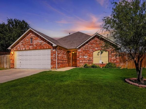 1012 Scenic Drive, Justin, TX 76247