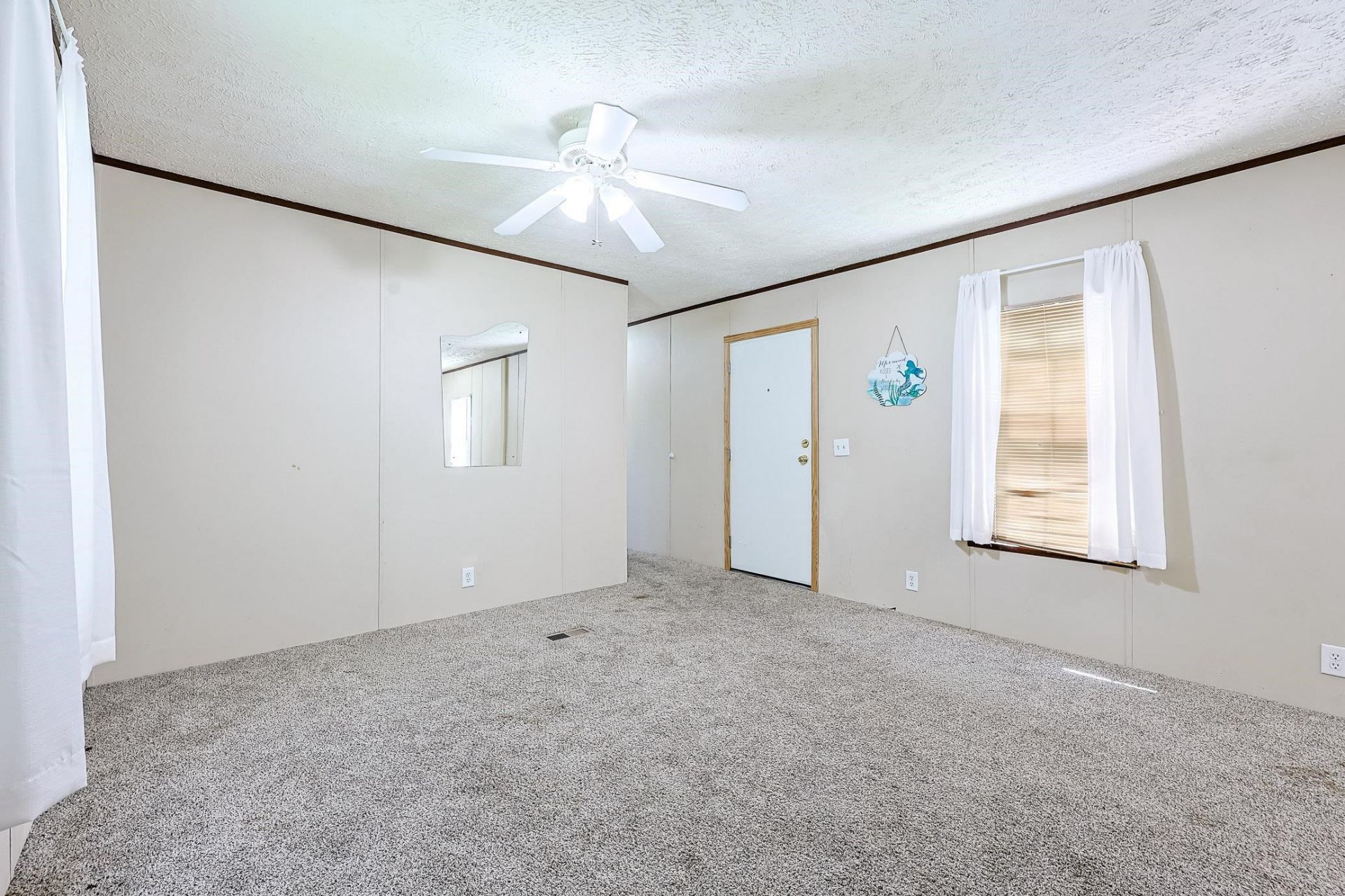 2100 Highway 15 Photo 6