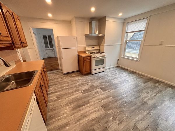 10 Stickney Ave, Unit 3, Somerville, MA 02145
