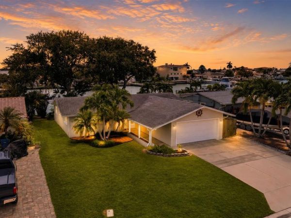 541 LILLIAN DRIVE , MADEIRA BEACH, FL 33708