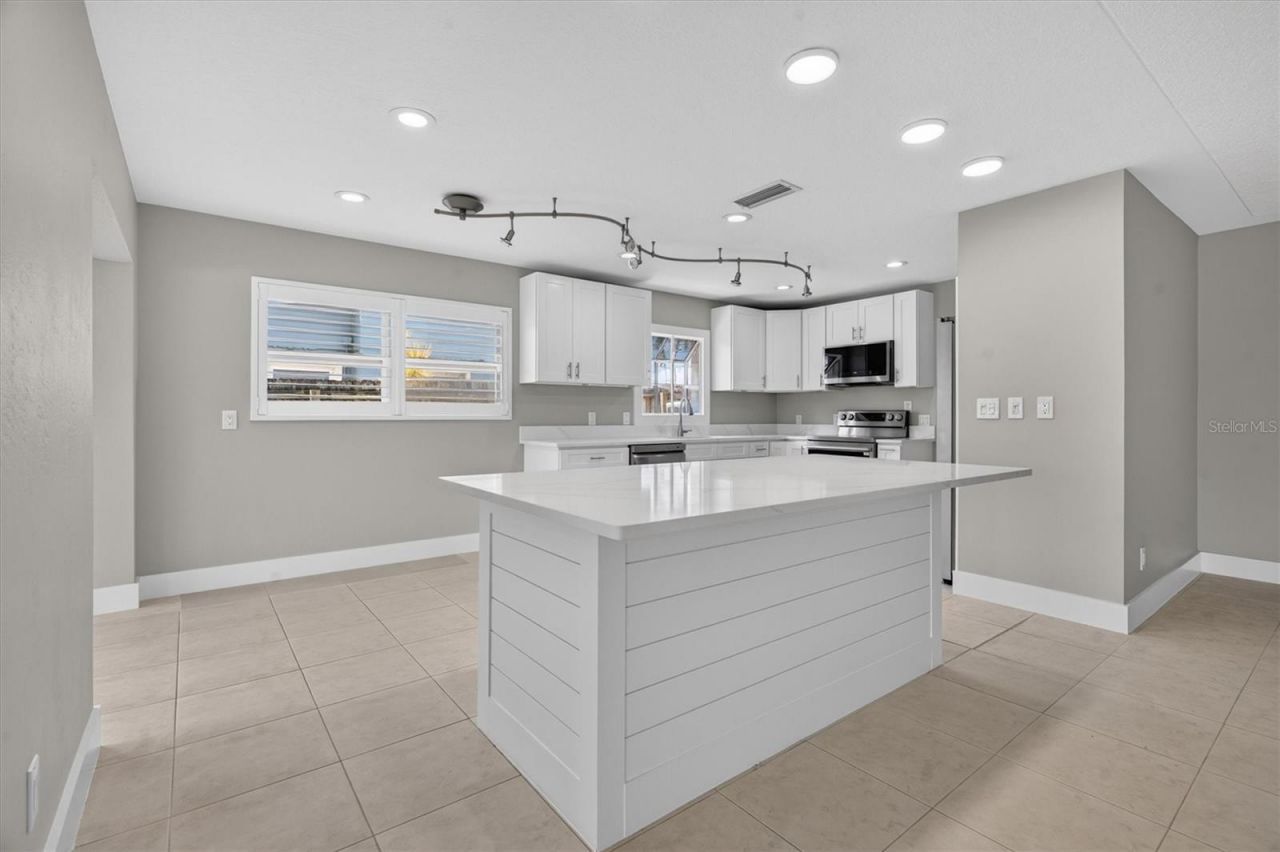 541 Lillian Drive , Madeira Beach, FL 33708 Photo