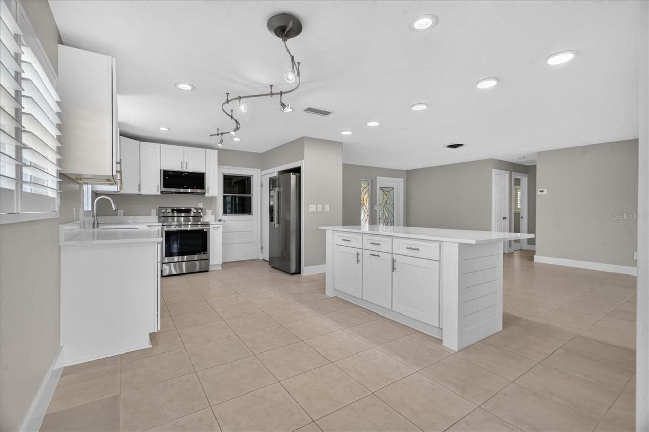 541 Lillian Drive , Madeira Beach, FL 33708 Photo